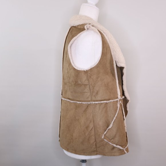Caslon Reversible Faux Shearling Vest Tan Brown & Cream - Picture 4 of 14